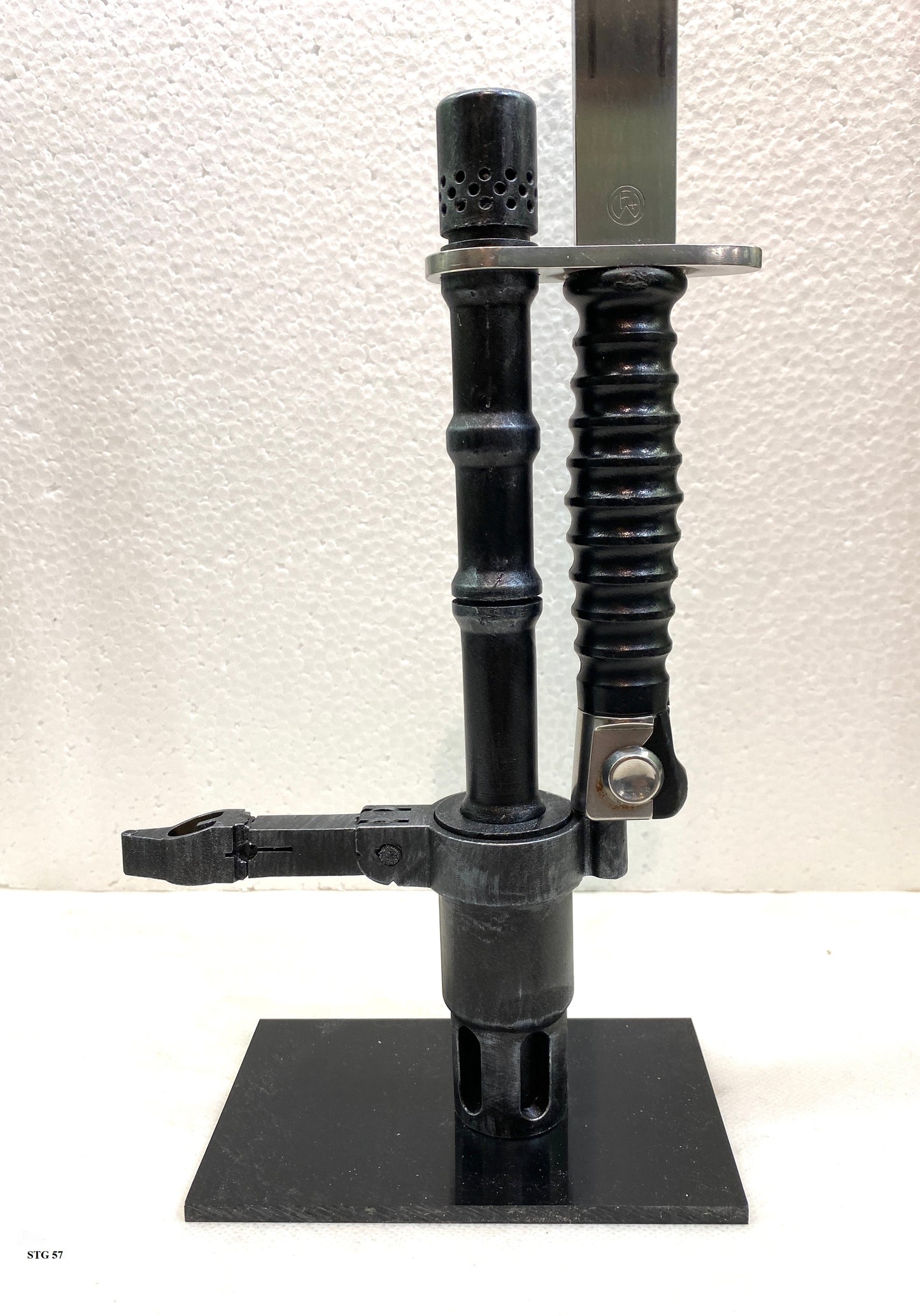 Ausstellungsständer für STG 57 Bajonett