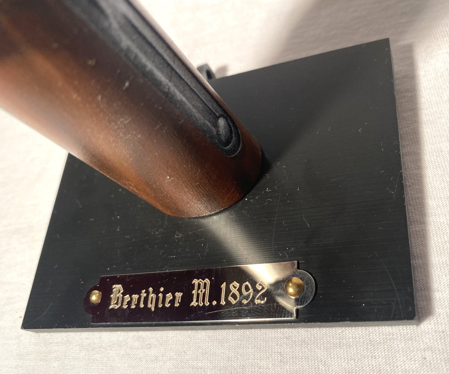 Ausstellungsständer für das Bajonett Berthier M.1892