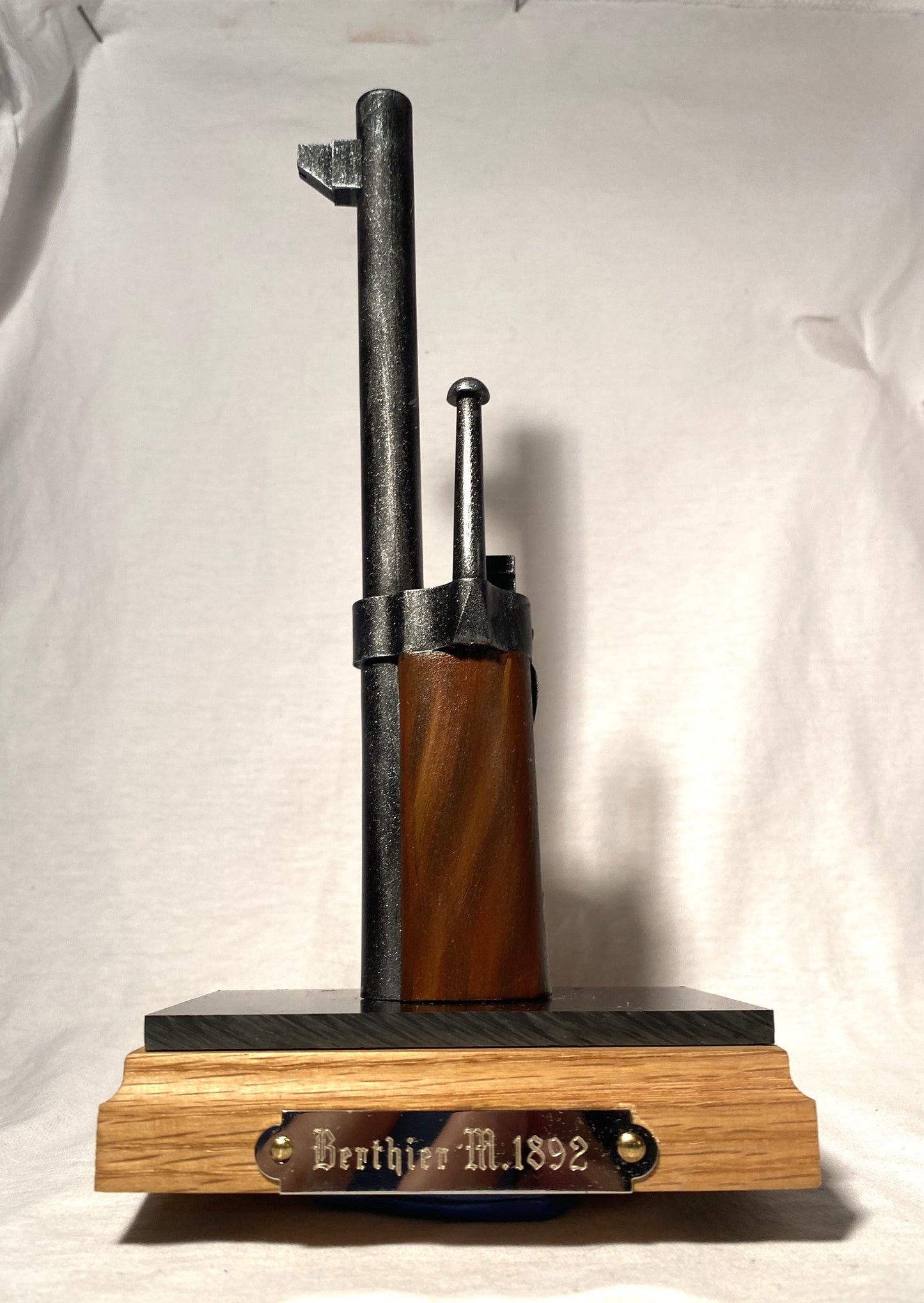 Ausstellungsständer für das Bajonett Berthier M.1892