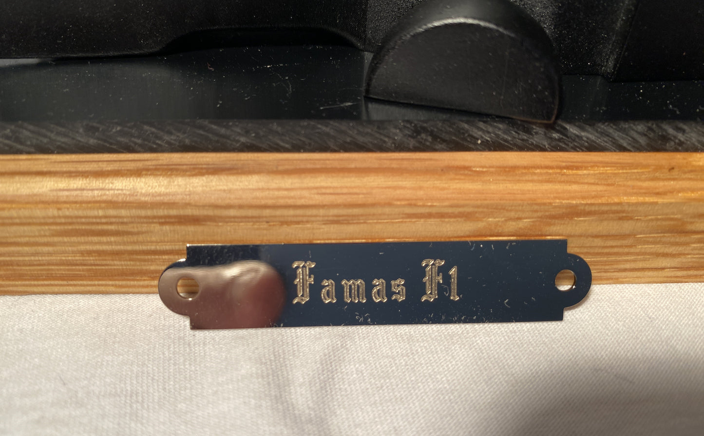 Ausstellungsständer für Famas F1 Bajonett