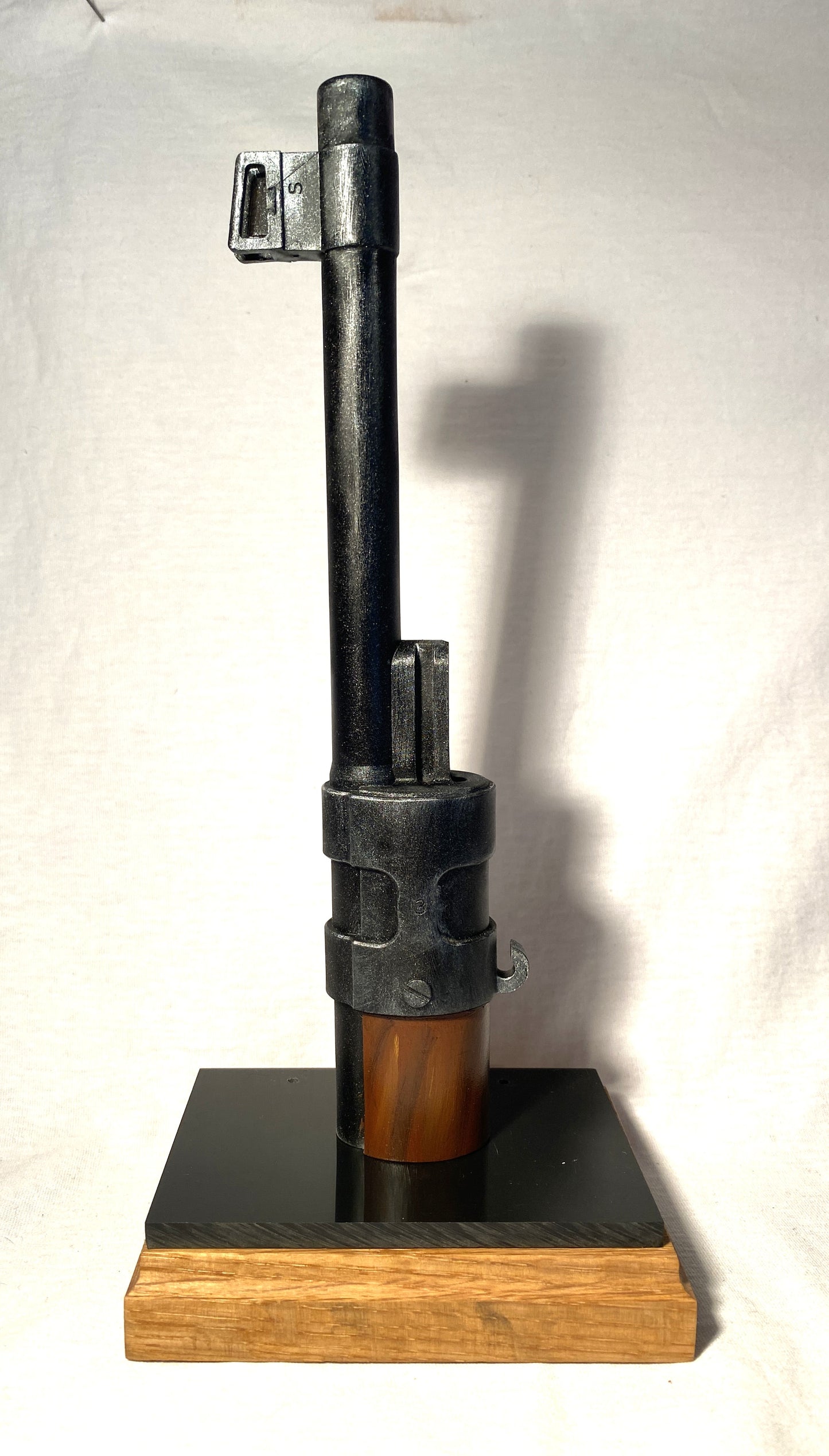 Ausstellungsständer für brasilianisches Mauser 1908/34 Bajonett