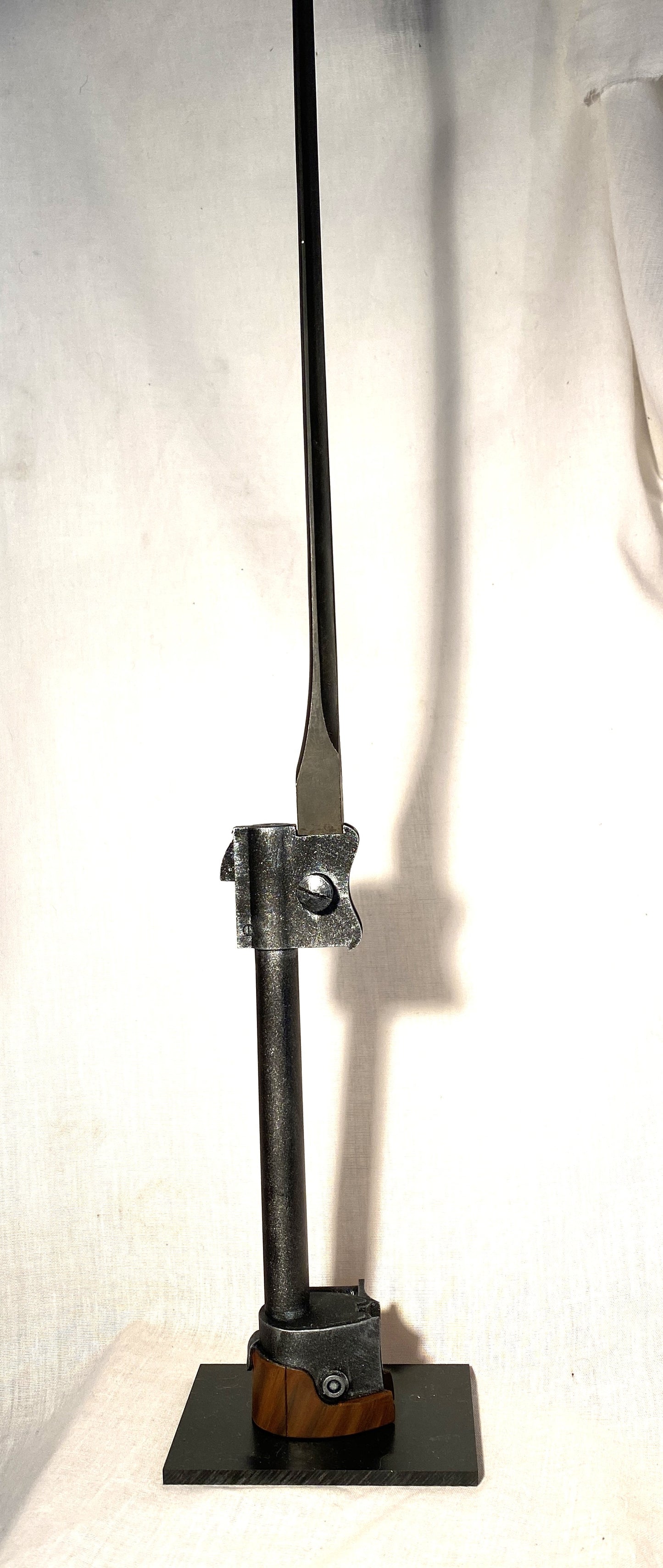 Ausstellungsständer für Carcano 91 Kavallerie Bajonett