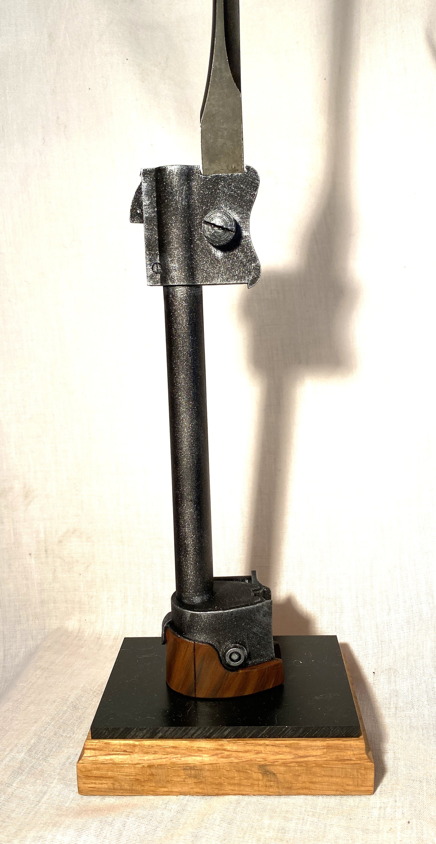 Ausstellungsständer für Carcano 91 Kavallerie Bajonett