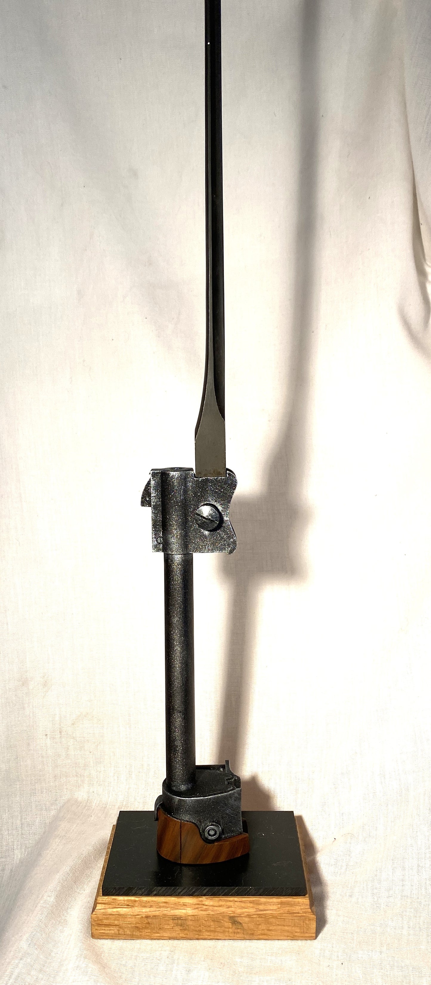 Ausstellungsständer für Carcano 91 Kavallerie Bajonett