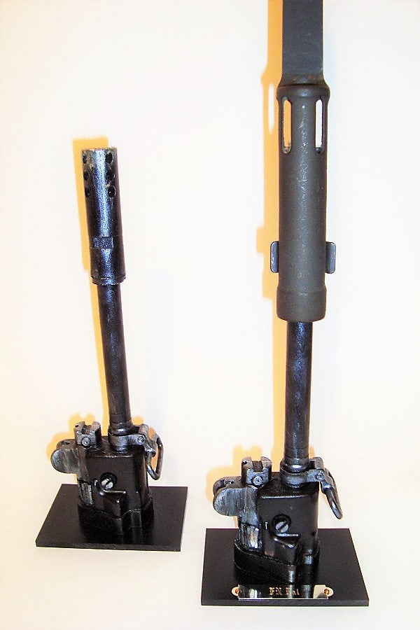 Ausstellungsständer für FN Fal Bajonett