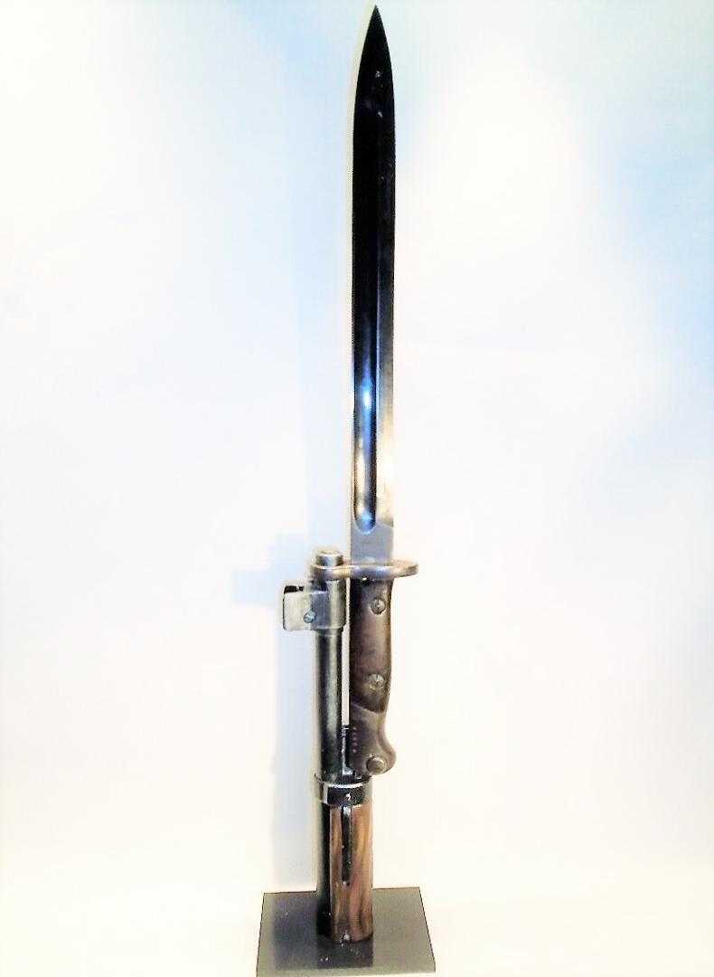 Ausstellungsständer für Mauser Vergueiro 1904 Bajonett