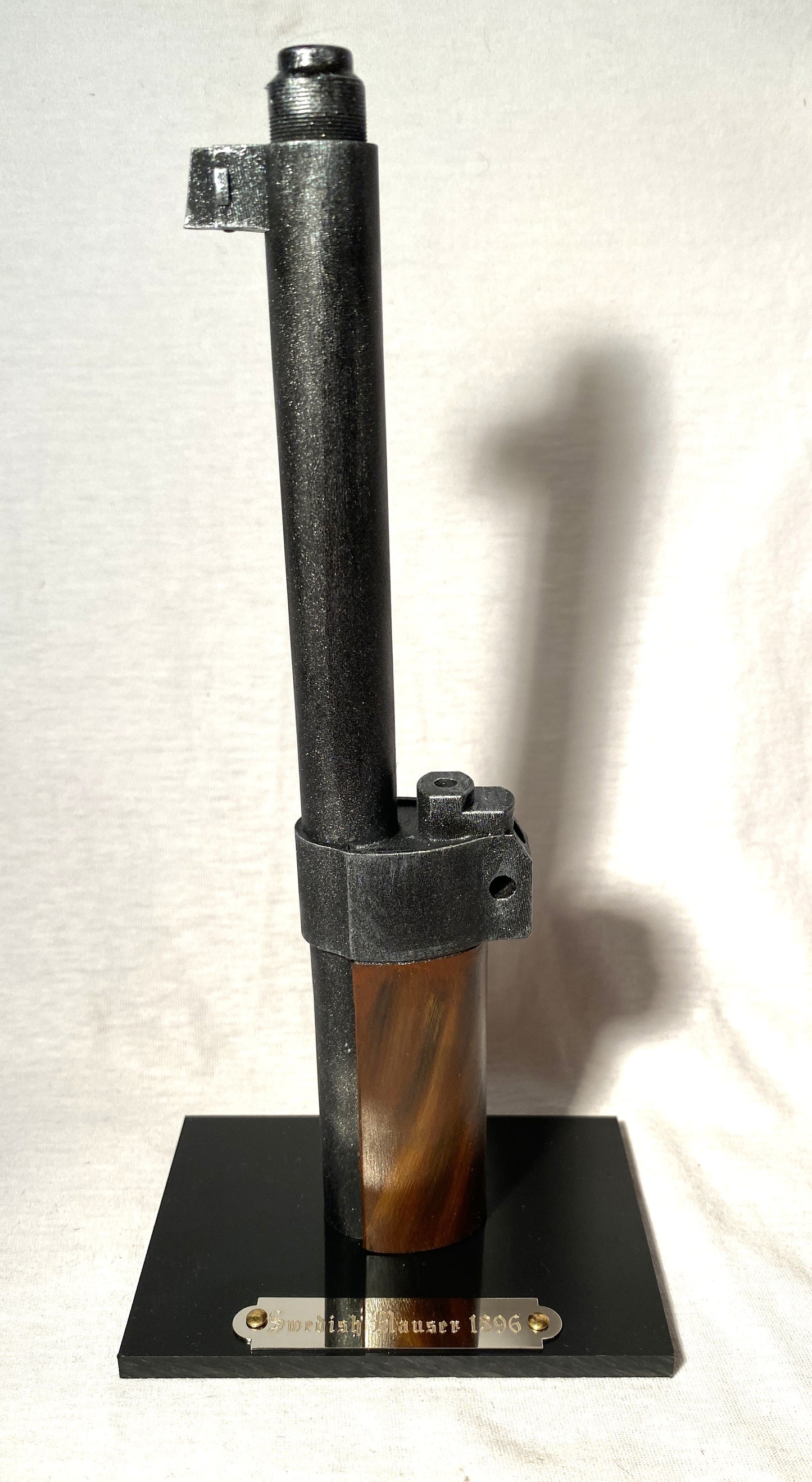 Ausstellungsständer für schwedisches Mauser-Bajonett 1896