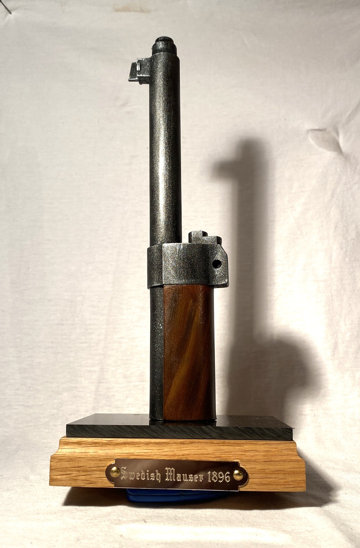 Ausstellungsständer für schwedisches Mauser-Bajonett 1896