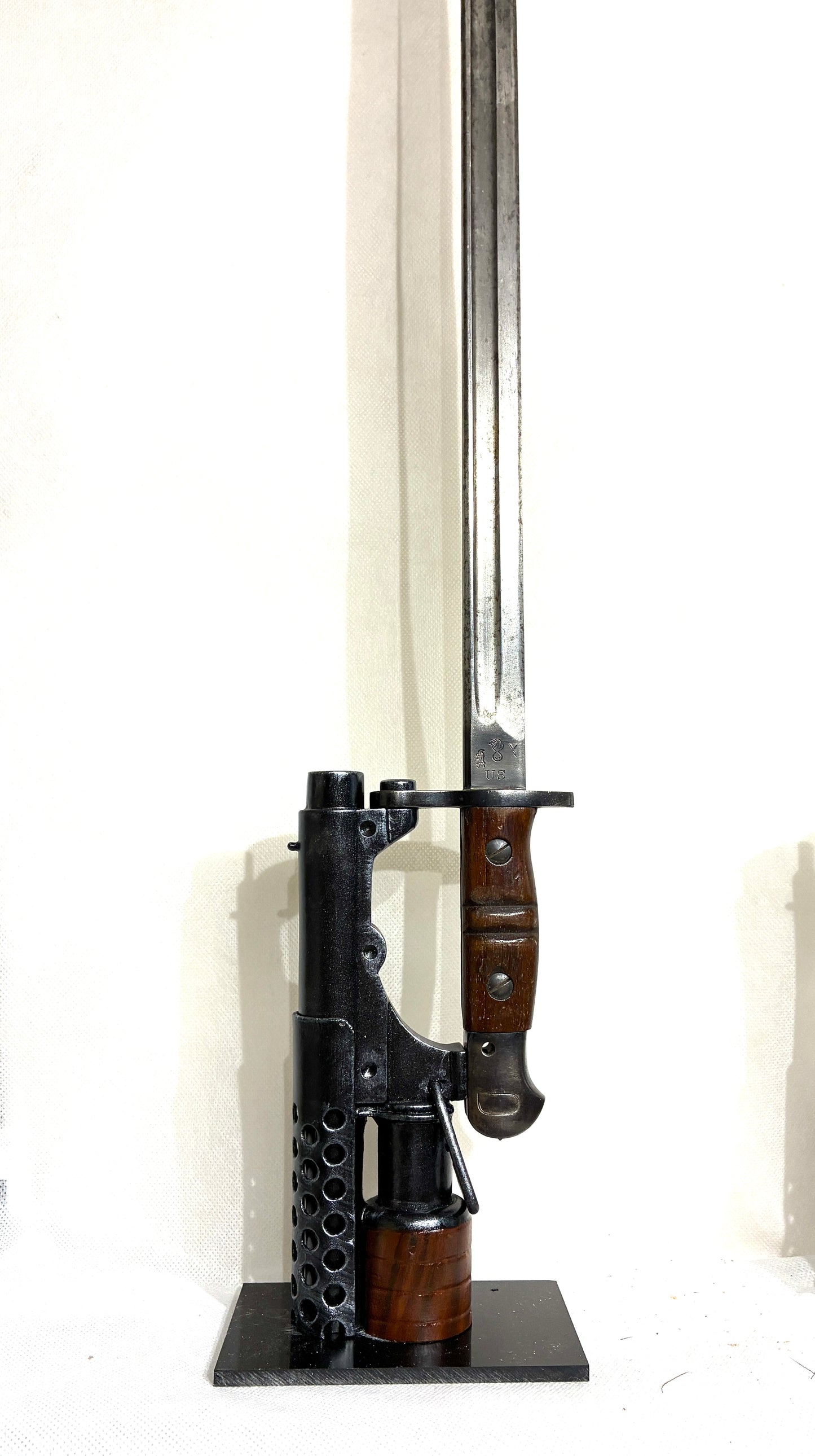 Support présentoir Winchester 1897 "Trench gun"  baïonnette US M1917