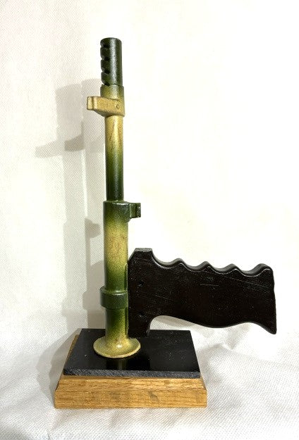Ausstellungsständer für Owen SMG Bajonett (1. Typ), Tarnung 2.