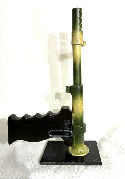 Ausstellungsständer für Owen SMG Bajonett (1. Typ), Tarnung 2.
